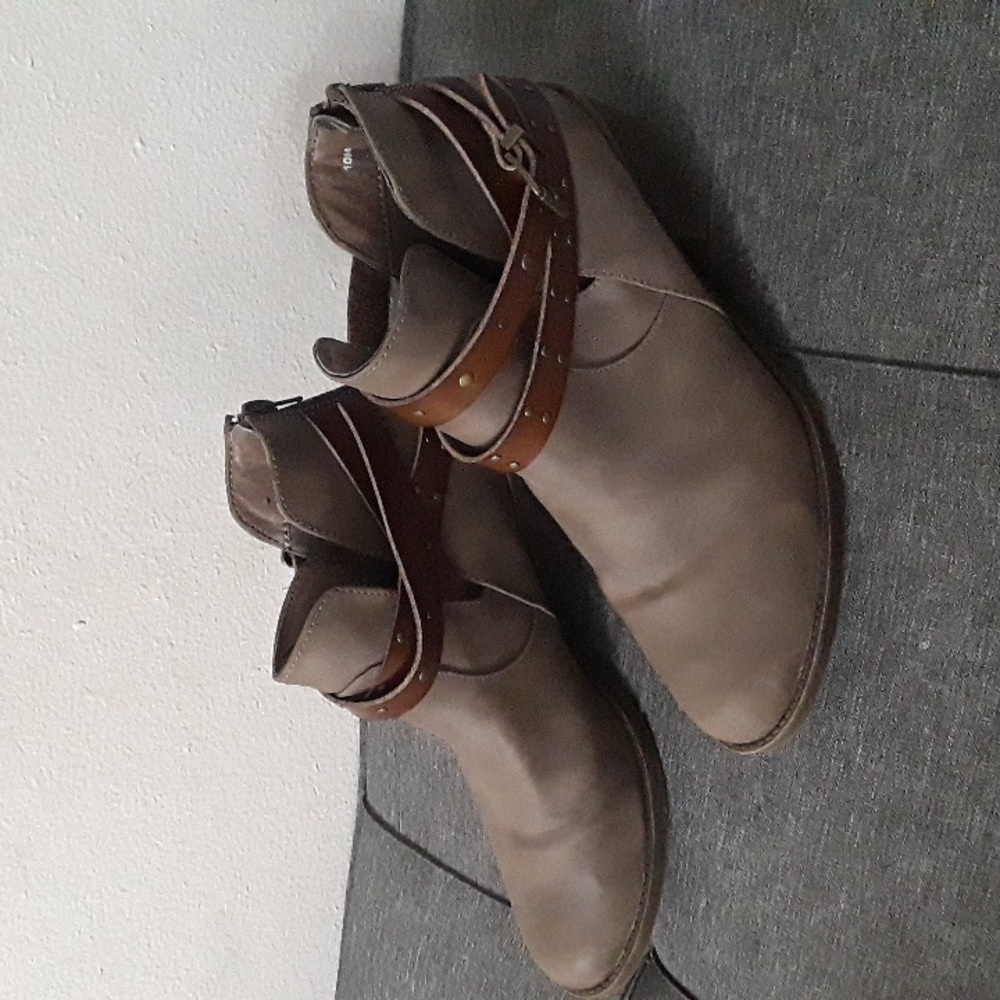Pop Ankle Booties (10m)